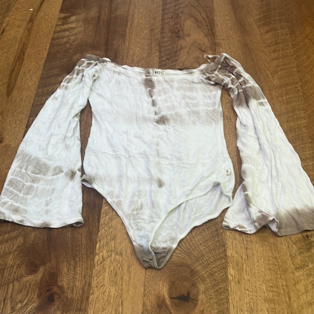 NYTT Woman’s Tie Dye Long Sleeve Bodysuit Size 2